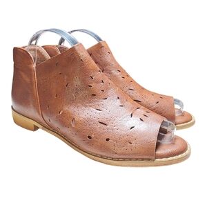 Boutique by Corkys Norwich Cognac Brown Faux Leather Peep Toe Booties Size 8